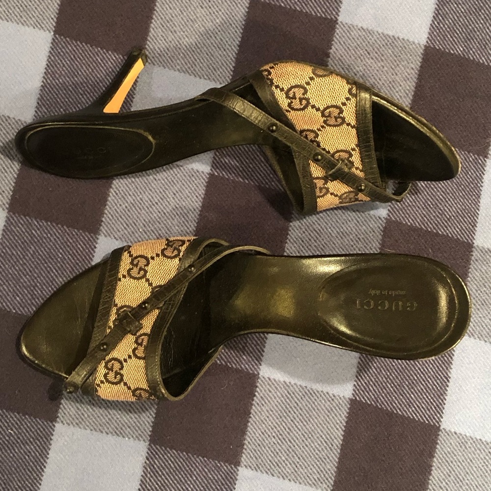 Gucci canvas monogram heels